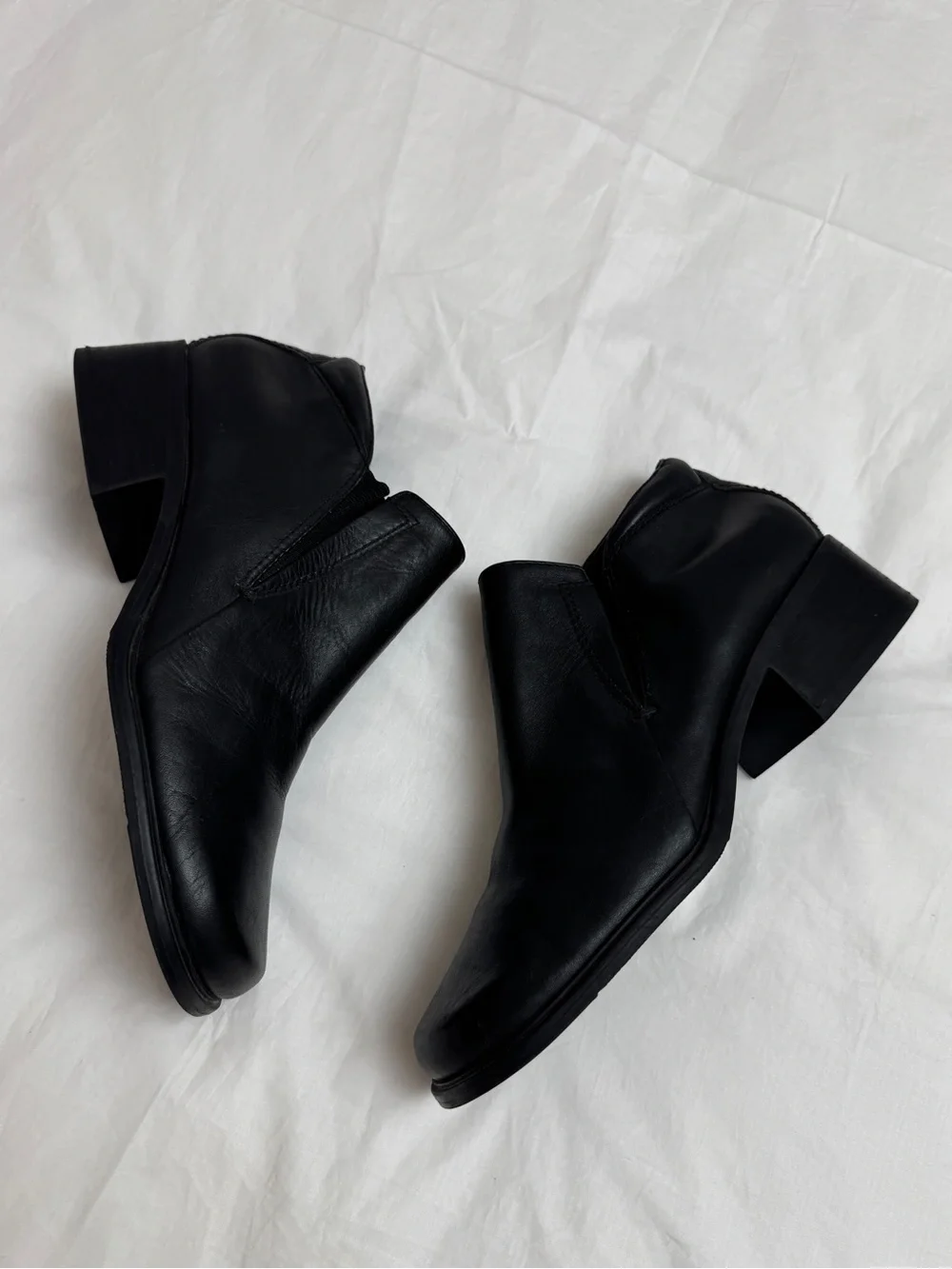Vintage KB Company Black Leather Square Toe Ankle Boots Size 9 Y2K Grunge Indie